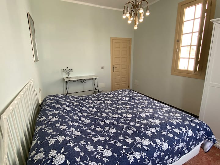 Schlafzimmer 1/ غرفة النوم 1/ Dormitorio 1