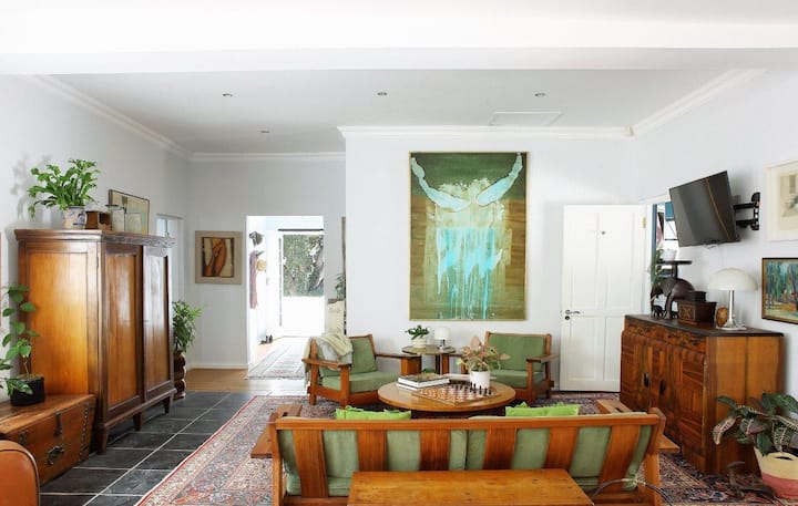 Mid-century Elegance In The Heart Of Winelands - Paarl