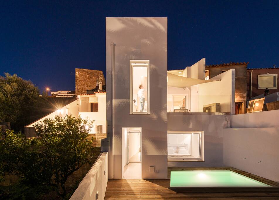 Casa da Lila is located in a street with mainly local Portuguese people, so you will literally be immersed in Portuguese culture