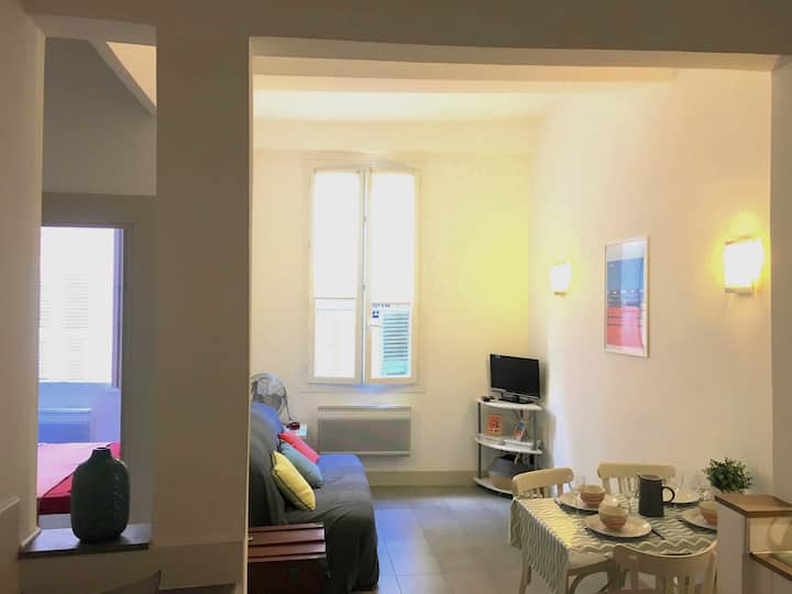 หน้าต่างมีกระจกบานคู่เพื่อความสงบและเงียบของคุณ