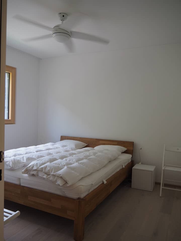 Segundo dormitorio con ventilador