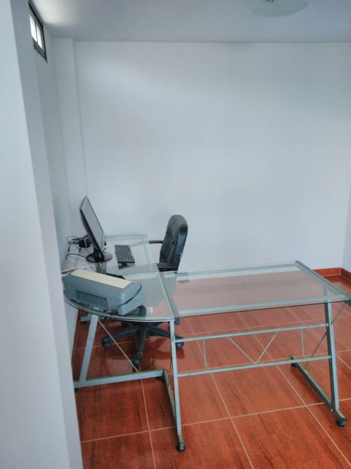 Si necesitas trabajar. Estudio con PC e internet