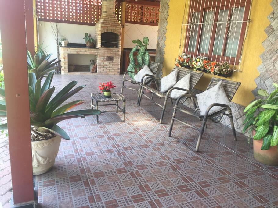 Varanda Ampla com Churraqueira