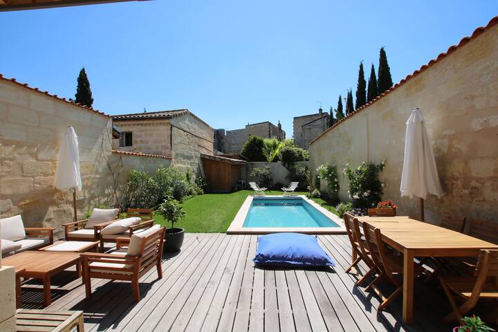 Private hotel Bordeaux center 5* gallery image 3