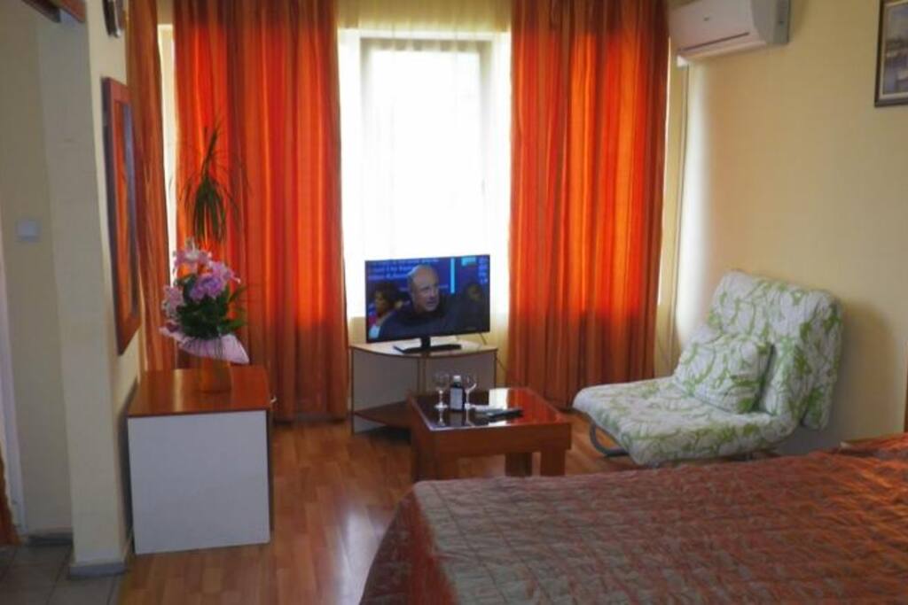 Comfort room sitting area