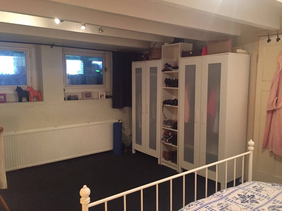 bedroom.