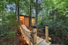 Luxurious+Secluded+Romantic+Treehouse+with+Hot+Tub