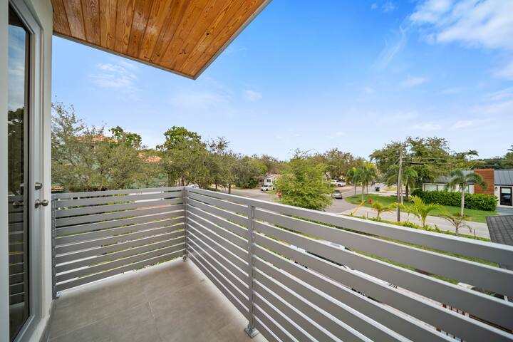 Luxury Zen Home with Pool & Hot Tub Las Olas Beach gallery image 5