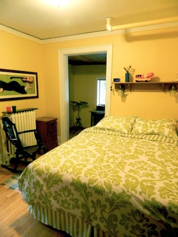 Charming Guest Bedrm Near Capitl-200 Five* Reviews