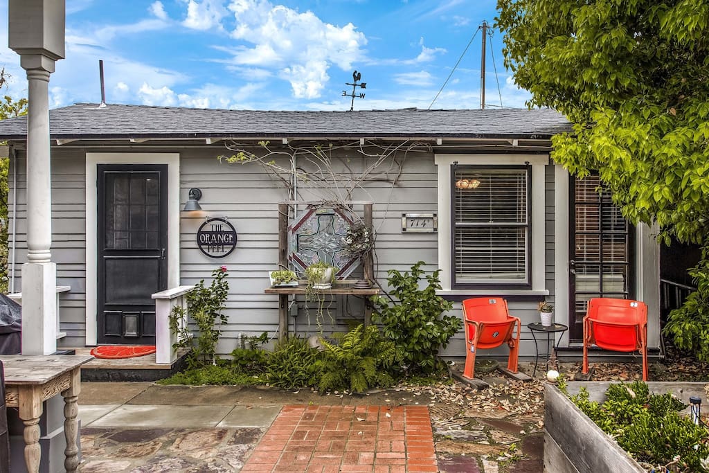The Orange Peel, a Historic Cottage in Old Town
