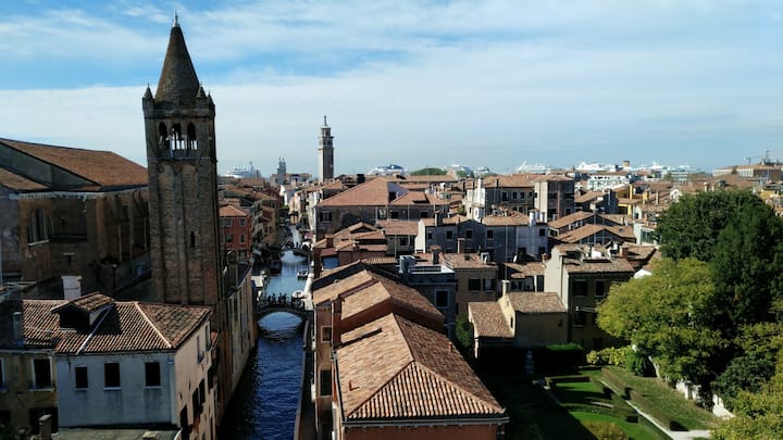 airbnb tours venice