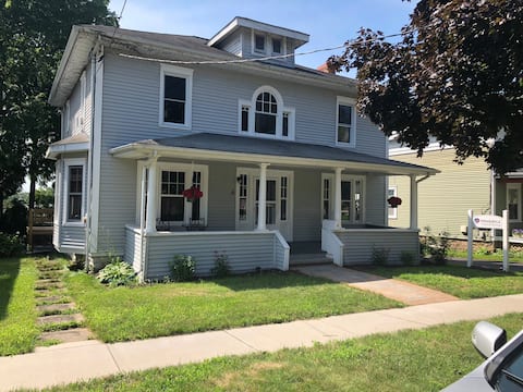 Morris Guest House at Mohegan Manor
