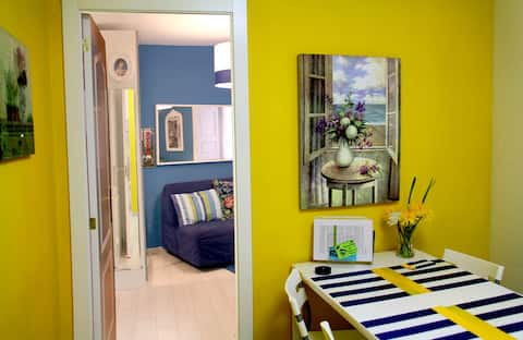 DOWNTOWN-APARTMENT-PLAZA MAYOR-COZY-WIFI-PARKING.