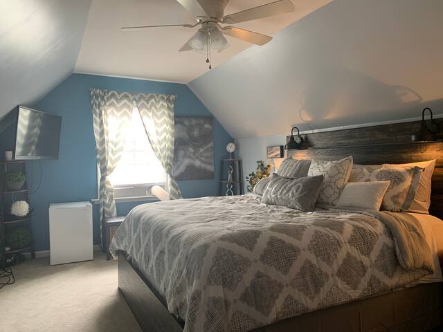 Harrisburg home/2 bedrooms & private full bathroom