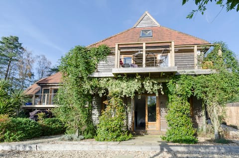 Large Country Home, Indoor Hot Tub, Walled Garden