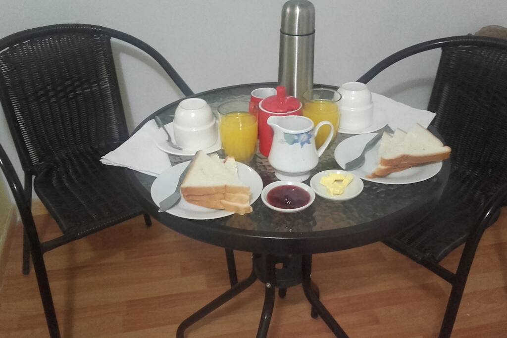 DESAYUNO CONTINENTAL( DE PAGO)