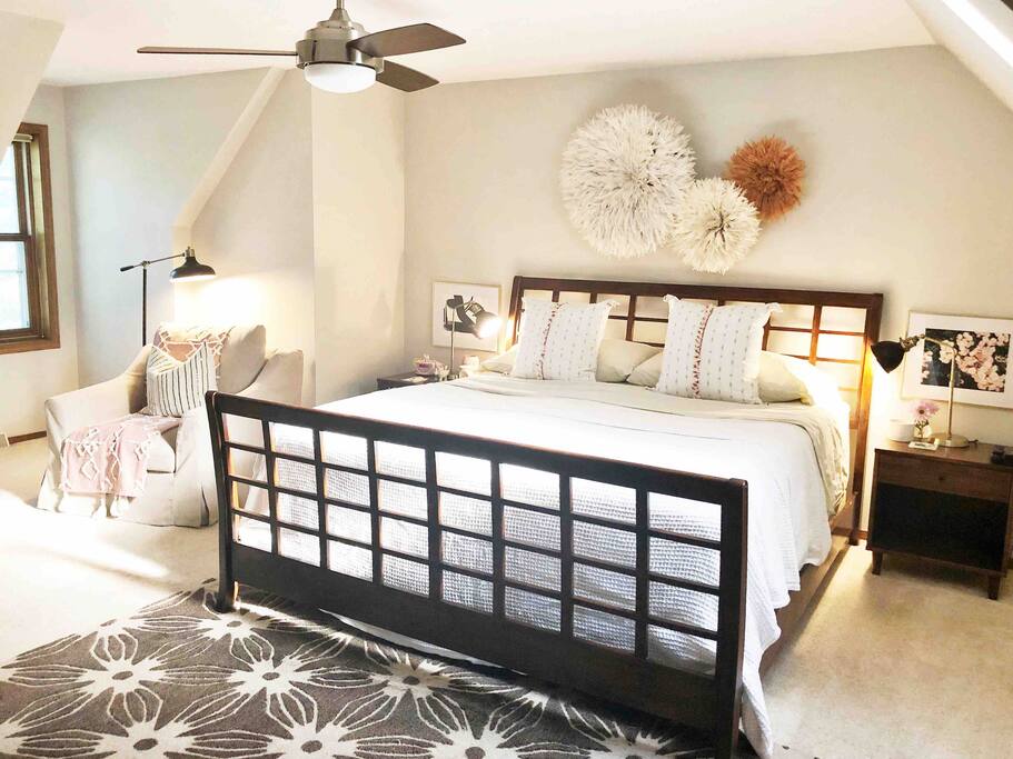 Bedroom 1 - King Bed