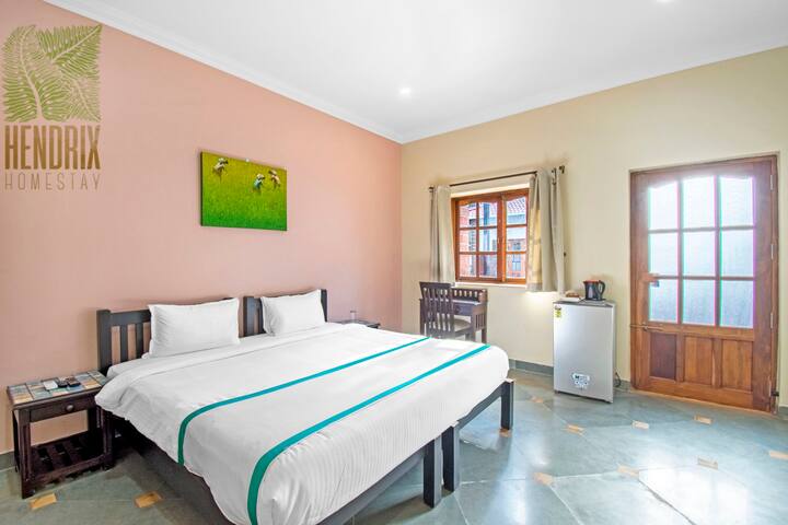 Bedroom 1 image 2