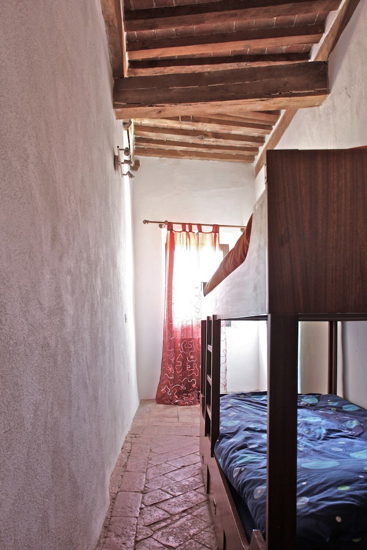 Room with bunk beds on the 1st floor