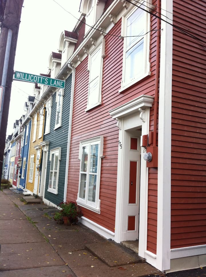 Private Bedroom and Bath on iconic Gower St Houses for Rent in Saint
