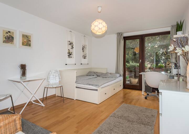 1 bedroom apt. in prime location