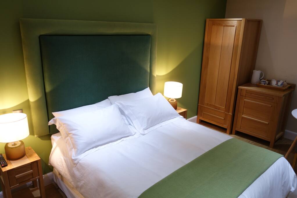 King size bed