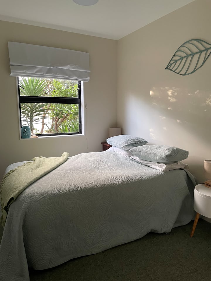 Lit double avec chauffage et filtre à air. 