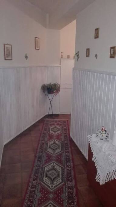 Corridoio per raggiungere le camere