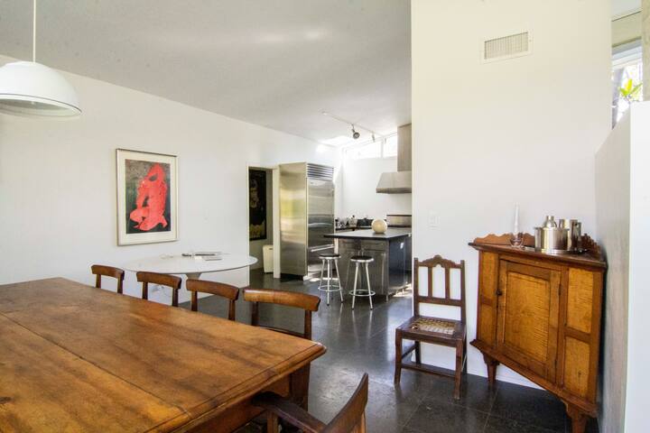 Architectural mid century home &private beach club gallery image 3