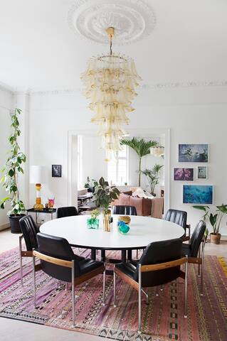 Spacious apartment by the castle, private garden gallery image 4