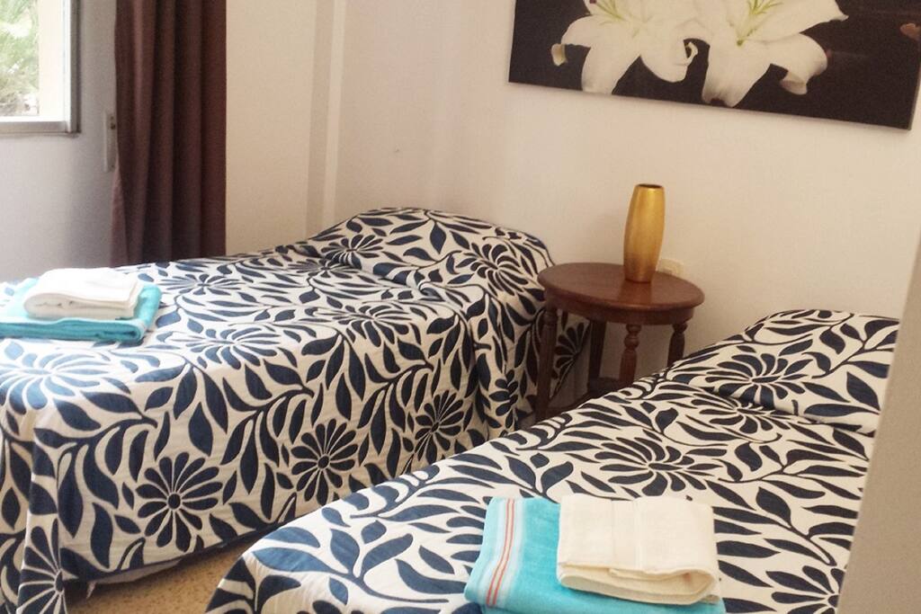 twin bedroom