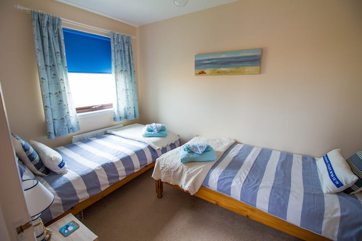 Dhoma dyshe "Beach House Walk", me pamje nga fushat e arta të Neukut Lindor. Zgjohu nga qetësia.