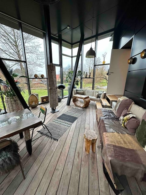 Top Airbnb: Apartment near the city center with free parking and a charging station in Roskilde