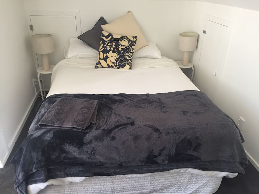 Comfortable queen bed, with fresh linen and towels (of course)