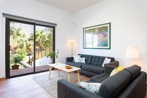 Los Mirlos 2 Apartment (3 bedrooms and garden)