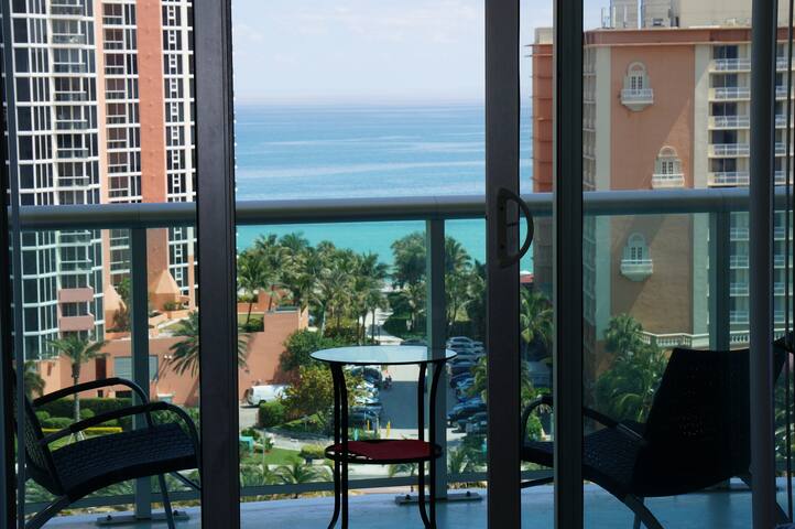 LUXARU APARTMENT DIRECT OCEAN VIEWS