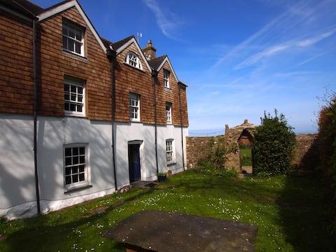 5* The Old Rectory, Newport