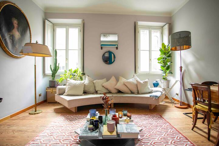 PRESTIGIOUS ESCAPE IN MILAN WITH GREAT TERRACE gallery image 3