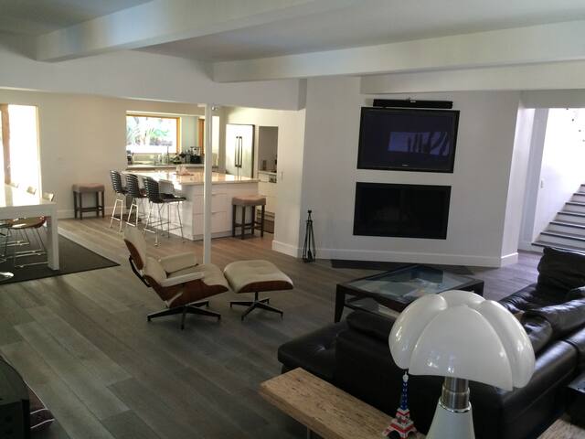 Hill Section spacious 3bd house with pool/spa/yard gallery image 4