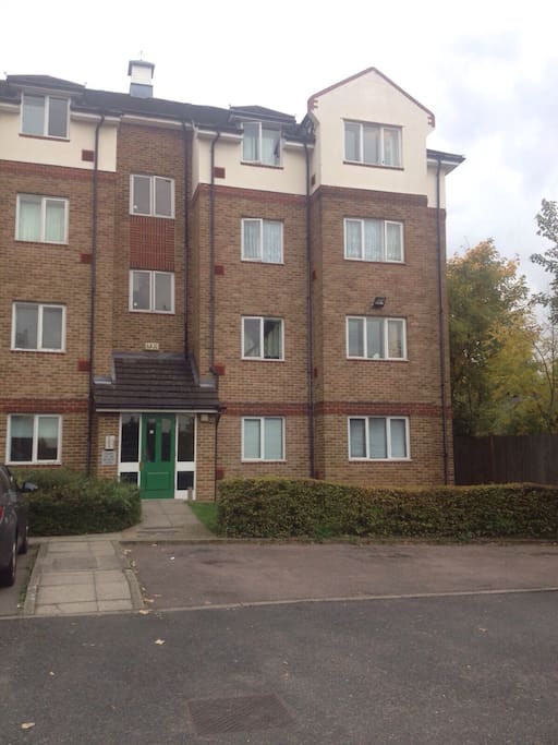A view of the flat from inside the gated property. Free car park is included.