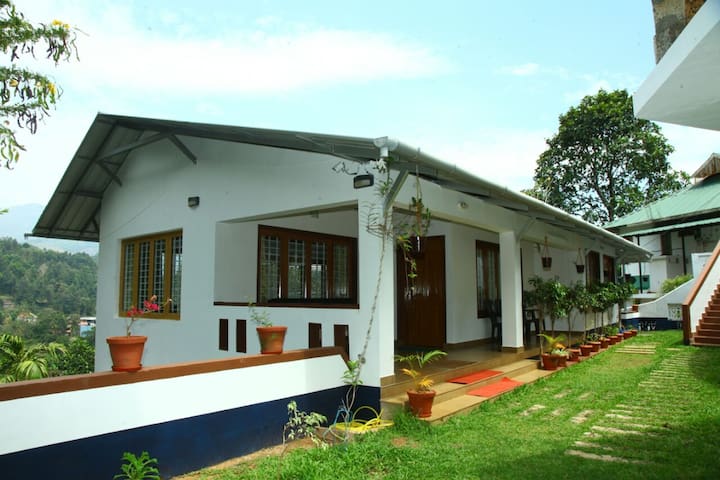 Royal Cottage Cottages For Rent In Munnar India