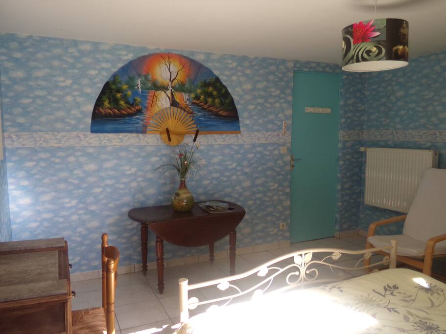 Décoration de la chambre invitant à la rêverie
