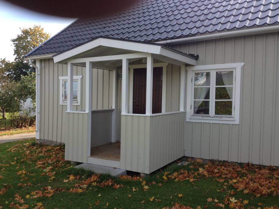 Framsida mot trädgård