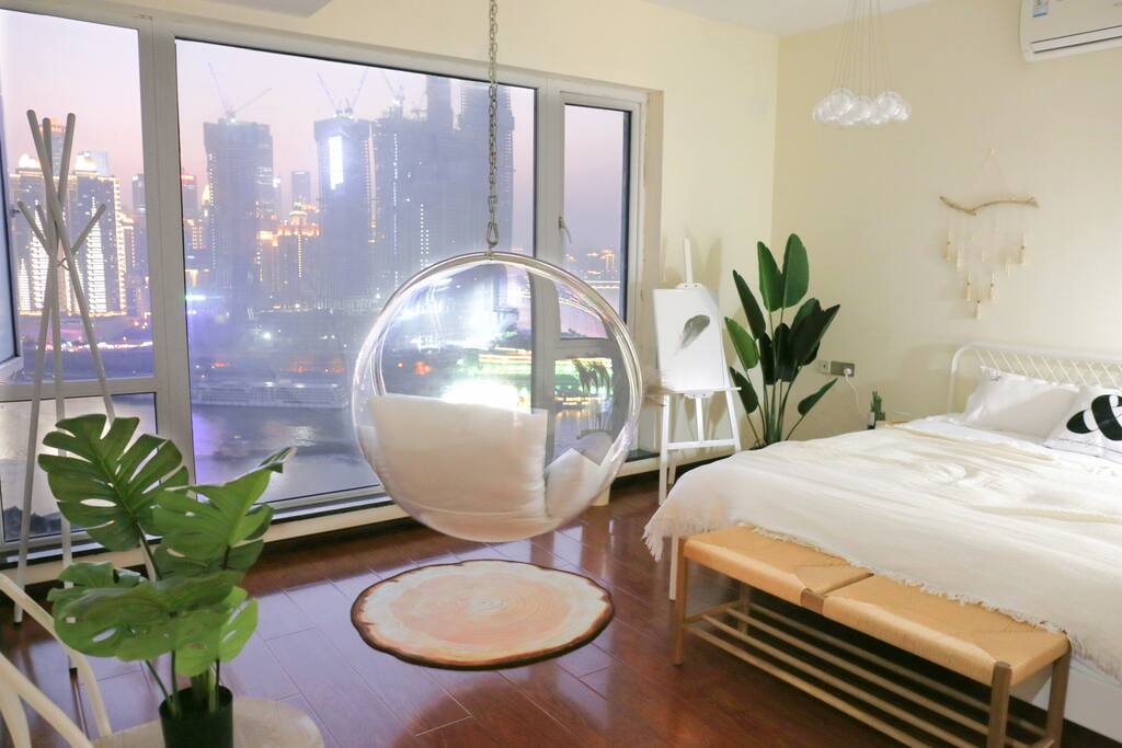 主卧室吊篮及绝美江景。