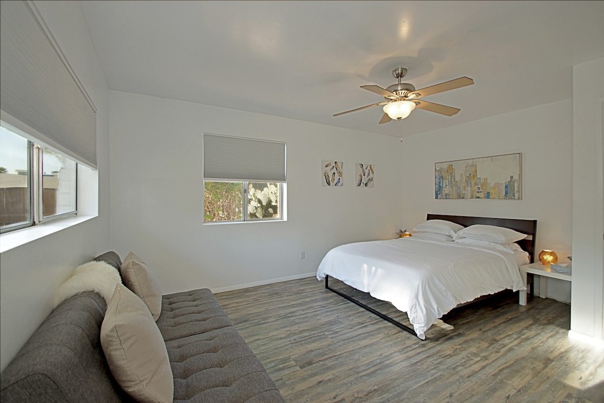 Close to Old Town! Perfect 2Bed with Washer/Dryer! - Apartments