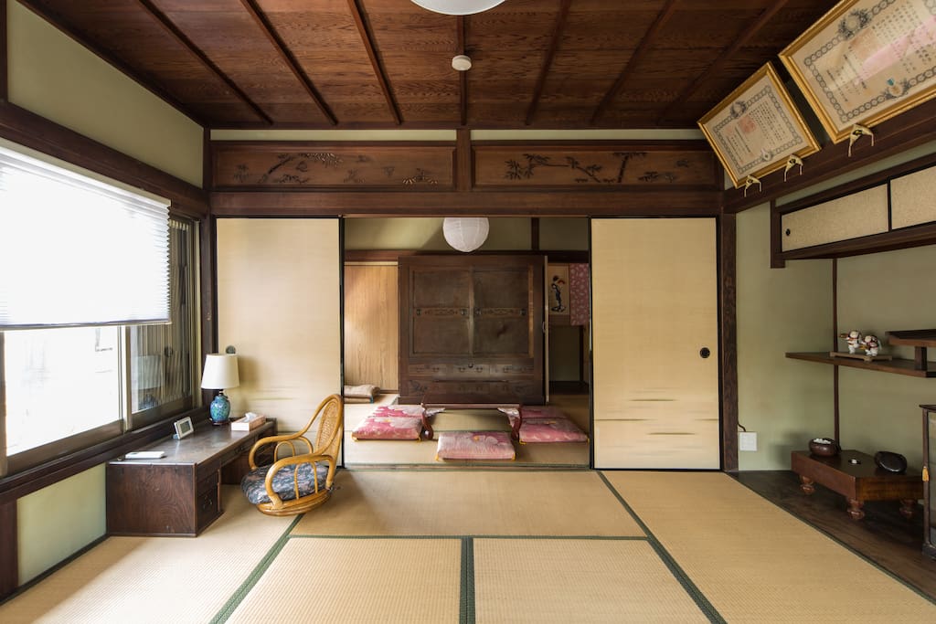 Japanese Tatami bed room with good vista of neighborhood