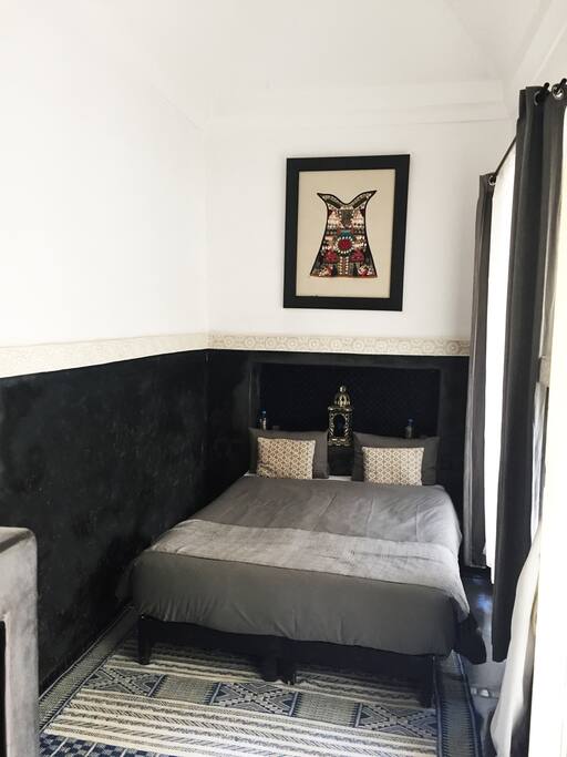 Carbon room. Bed 140x200.
