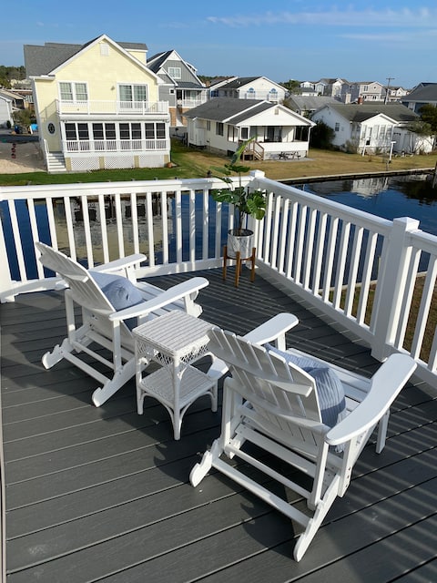 Newly Updated S. Bethany Canal Front/Walk to Beach