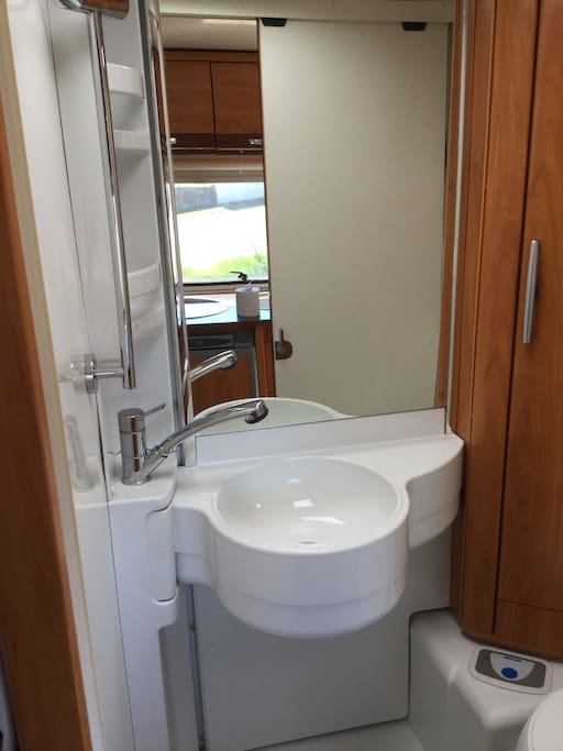 bathroom/shower