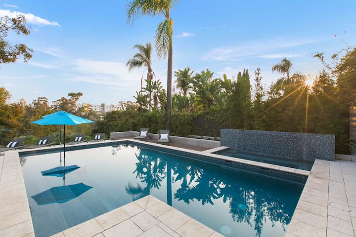 Your Modern Lux Pool Resort in the Heart of SD gallery image 2